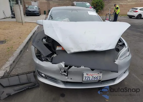 2017 Tesla Model S z USA, uszkodzony, nr VIN 5YJSA1E17HF189627